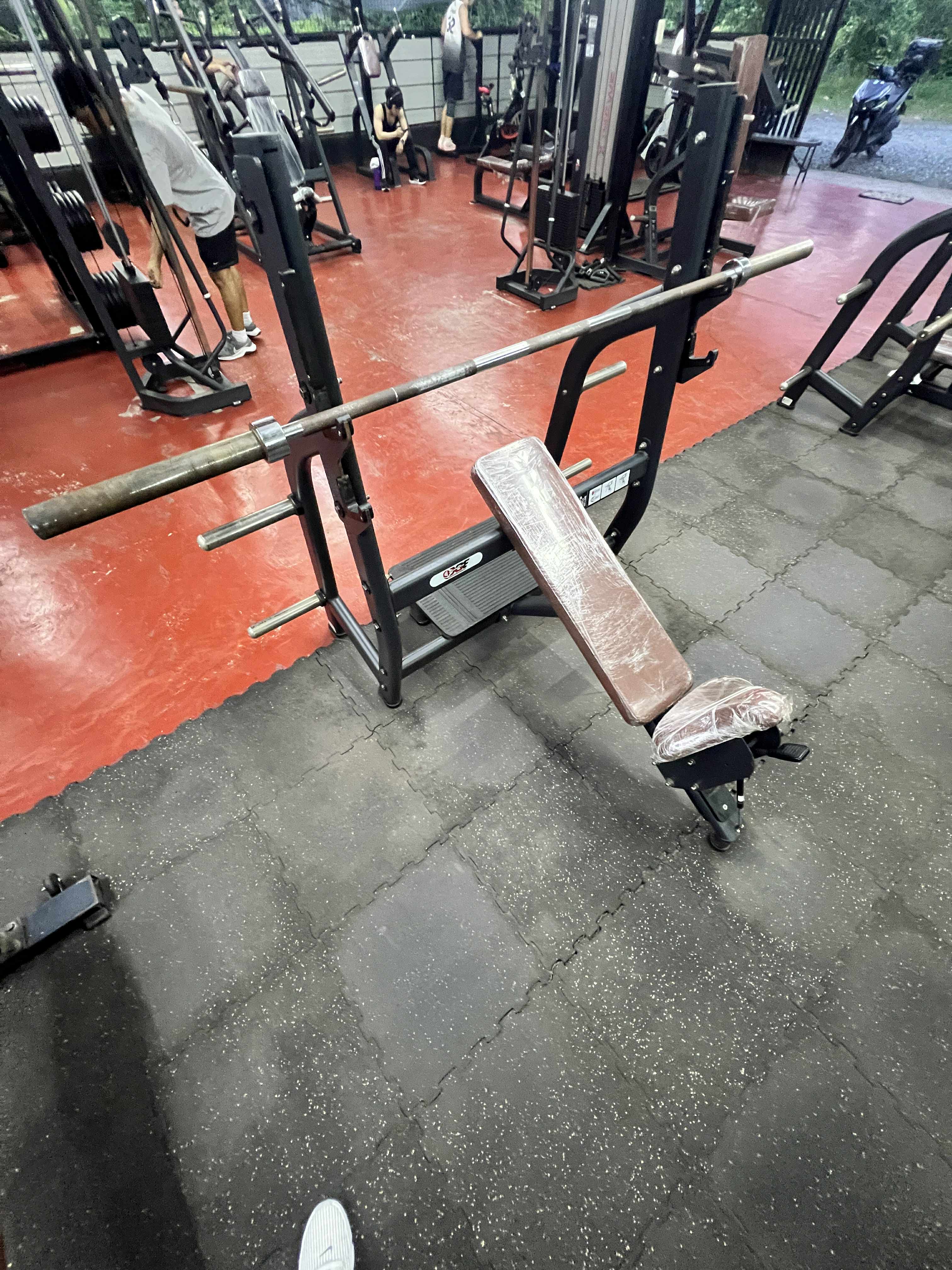 inclined-barbell-rack