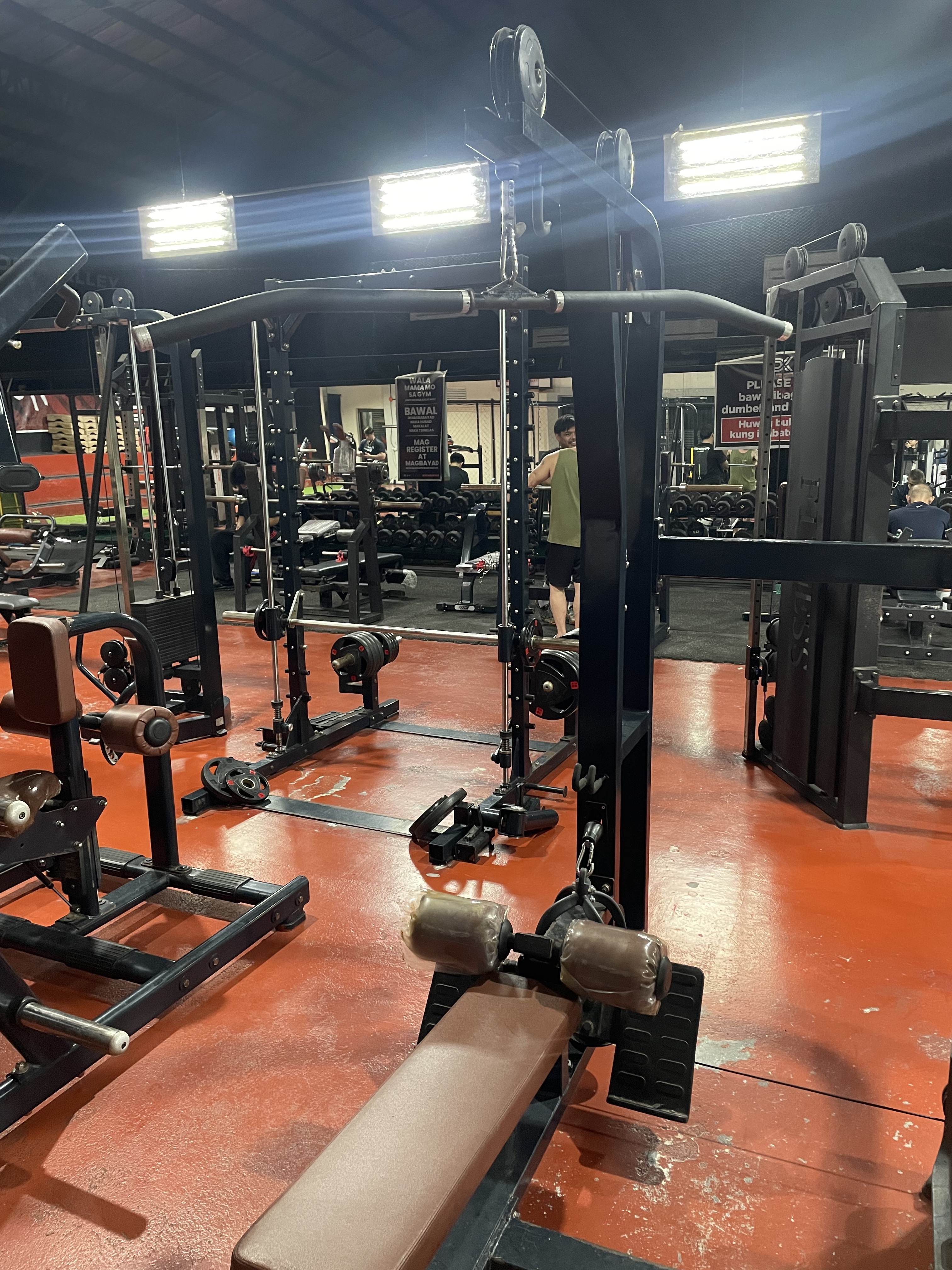 lat-pulldown-machine