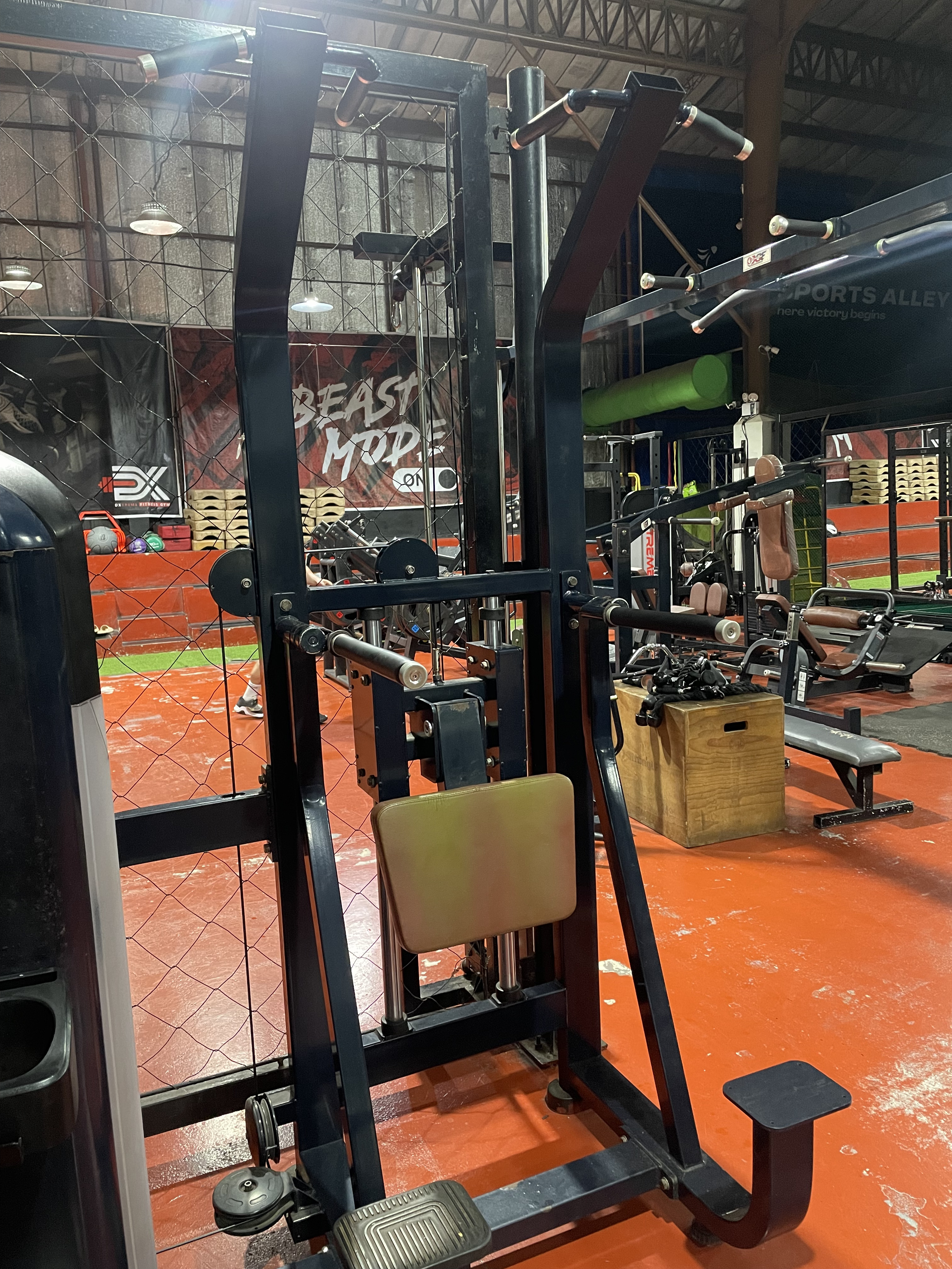 pull-ups-and-dips-machine