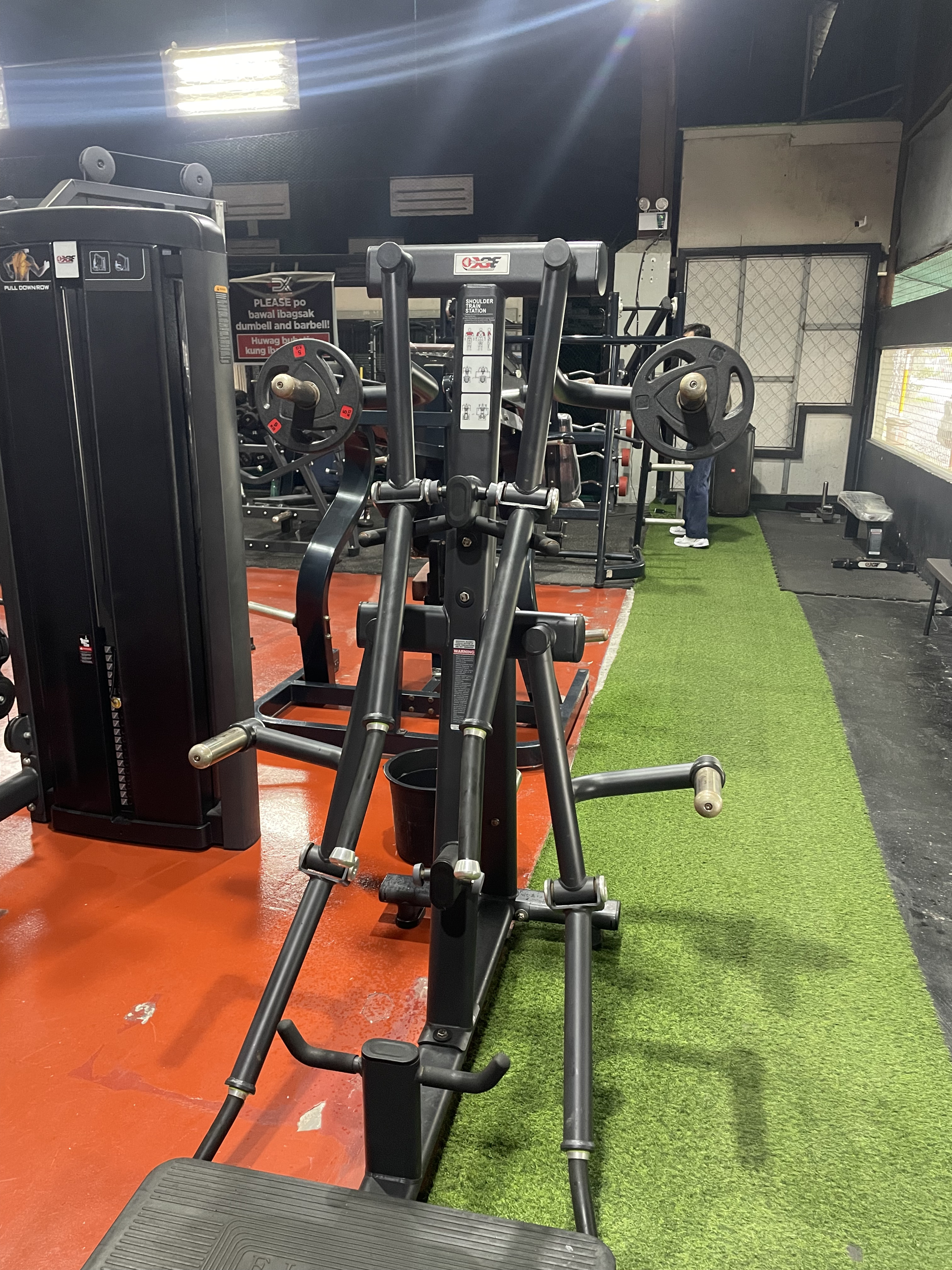 shoulder-station-machine